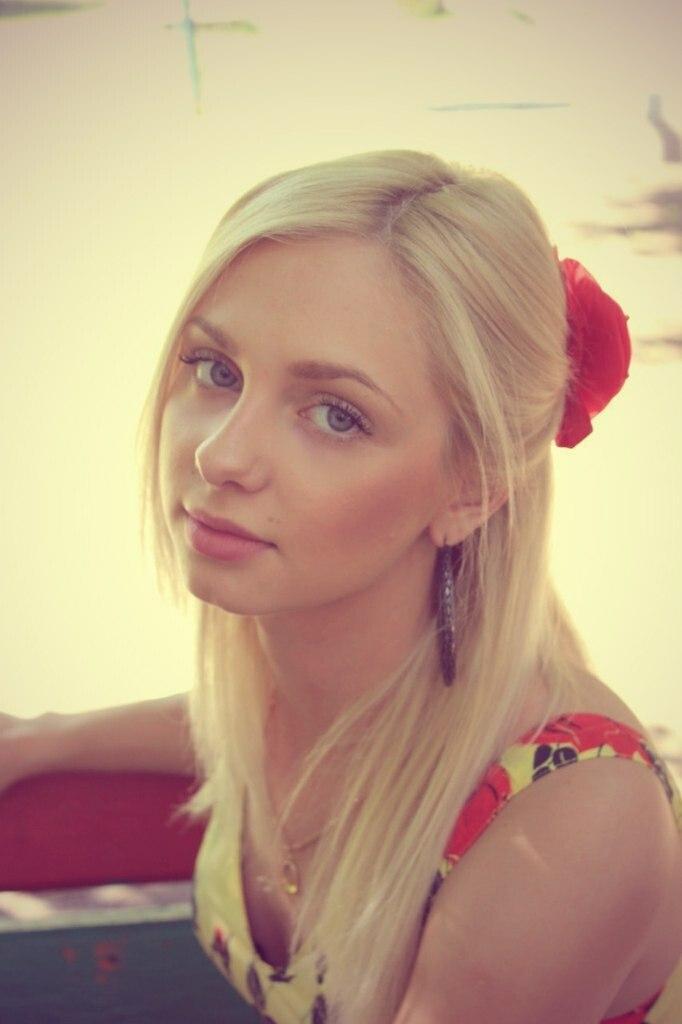 Flirt & Chat with Cam Girls